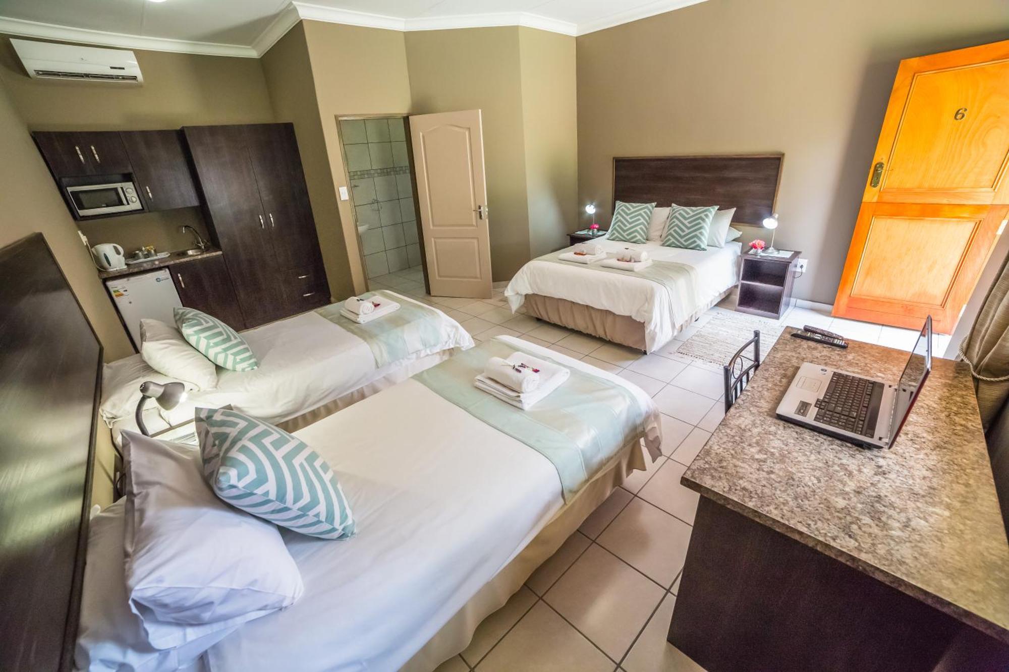 Beryl1 Guest House Klerksdorp Exterior foto