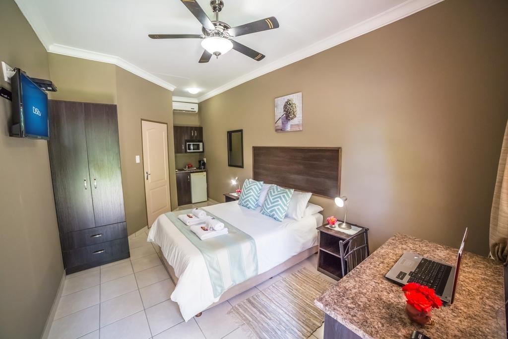 Beryl1 Guest House Klerksdorp Exterior foto